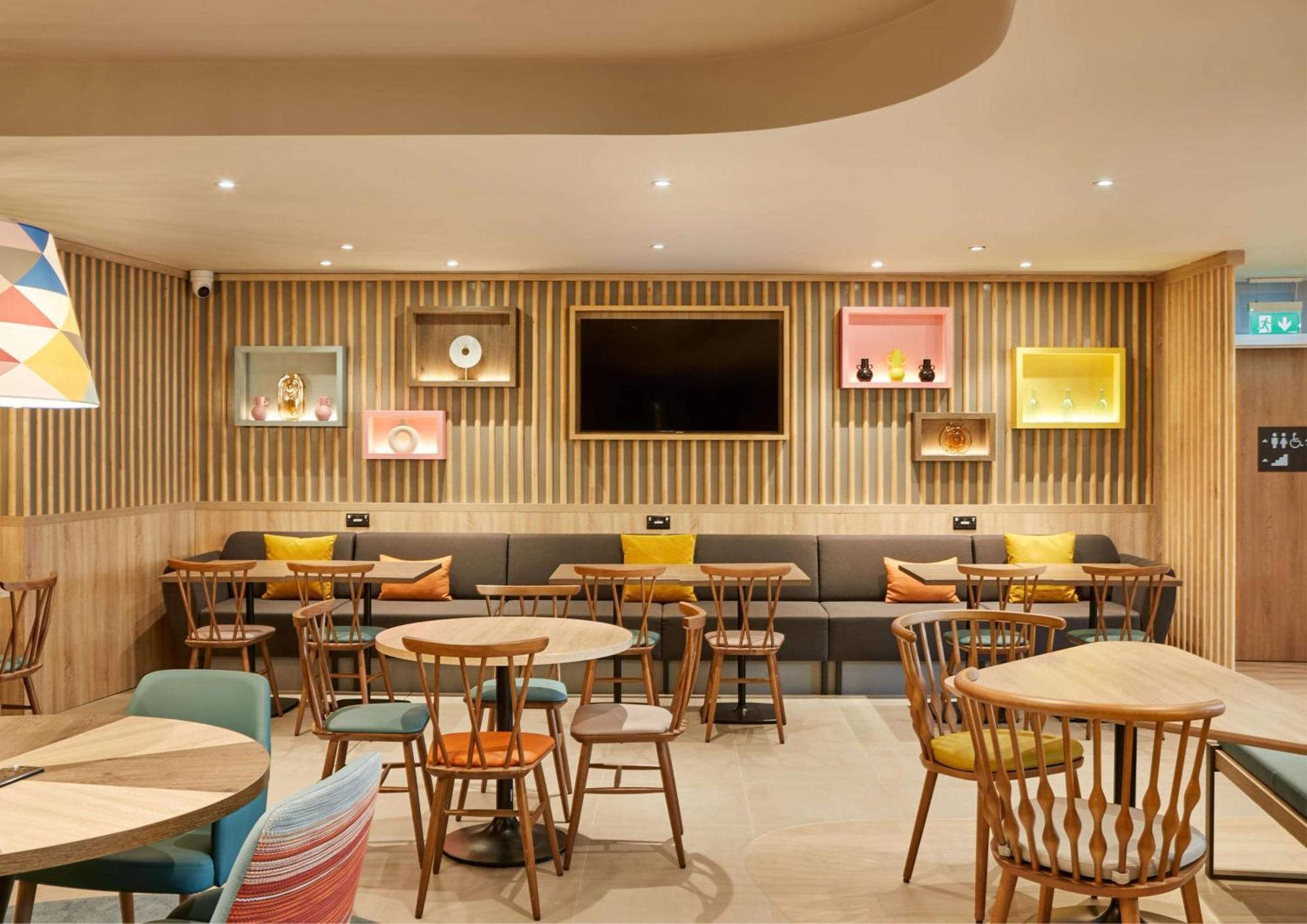 Hampton By Hilton Dublin City Centre Экстерьер фото