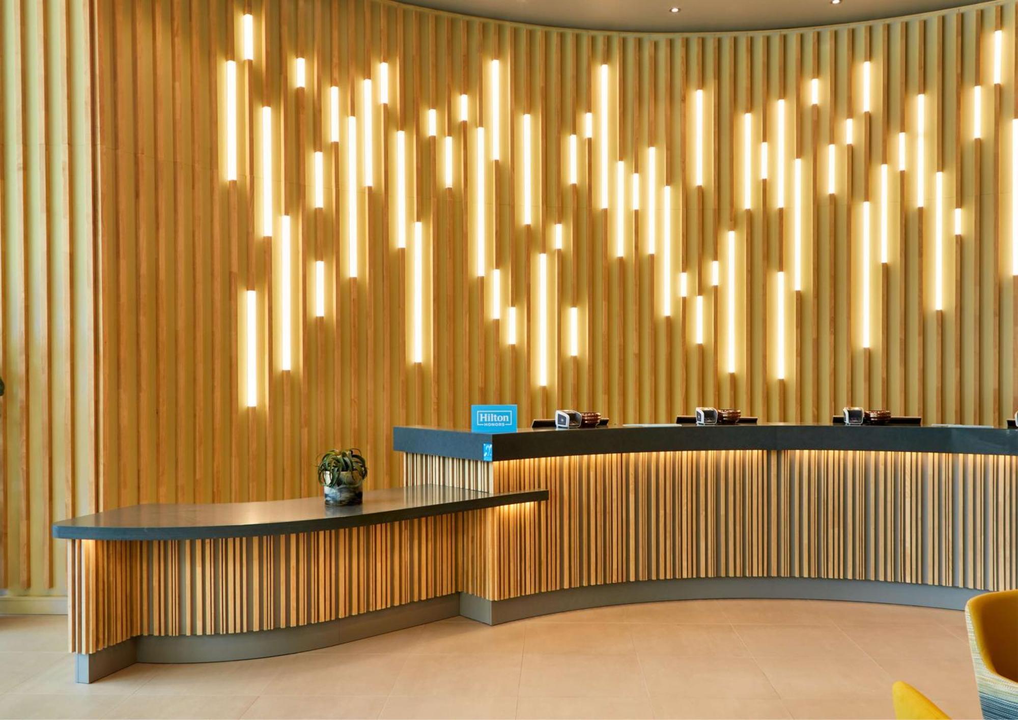 Hampton By Hilton Dublin City Centre Экстерьер фото
